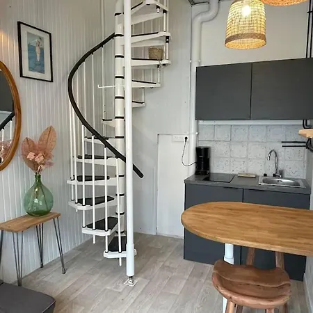 Dans Le Centre Près De La Appartement